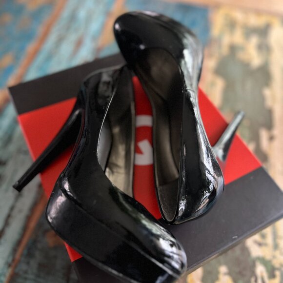 Guess Black Patent Leather Stiletto Platform, Size 7 - Picture 4 of 8